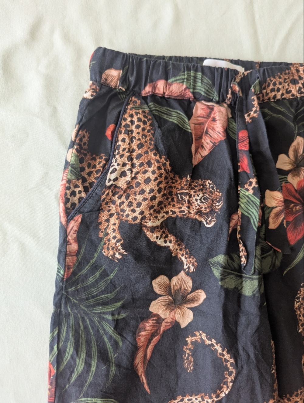 Desmond & Dempsey Pajamas Soleia Leopard Multi Shirt And Pants In Navy - Picture 16 of 16
